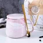 Los 5 mejores utensilios para disfrutar de tu té mientras preparas sushi: taza de té con tapa y filtro